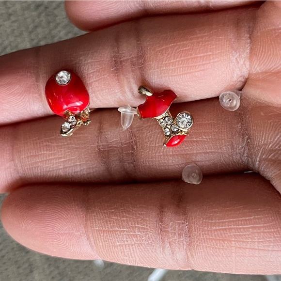 NWOT 1 Pair Women Fashion Lovely Apple Fruit Shape Stud Earrings Crystal - Picture 3 of 5